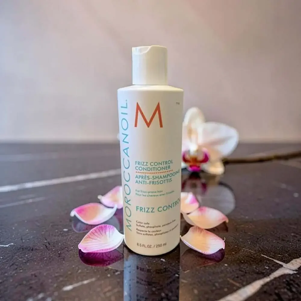 Moroccanoil Frizz Control Shampoo Conditioner Frizz Shield Spray Cosmetic Bag